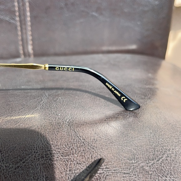 SOLD Gucci oversized women’s sunglasses - Picture 4 of 6